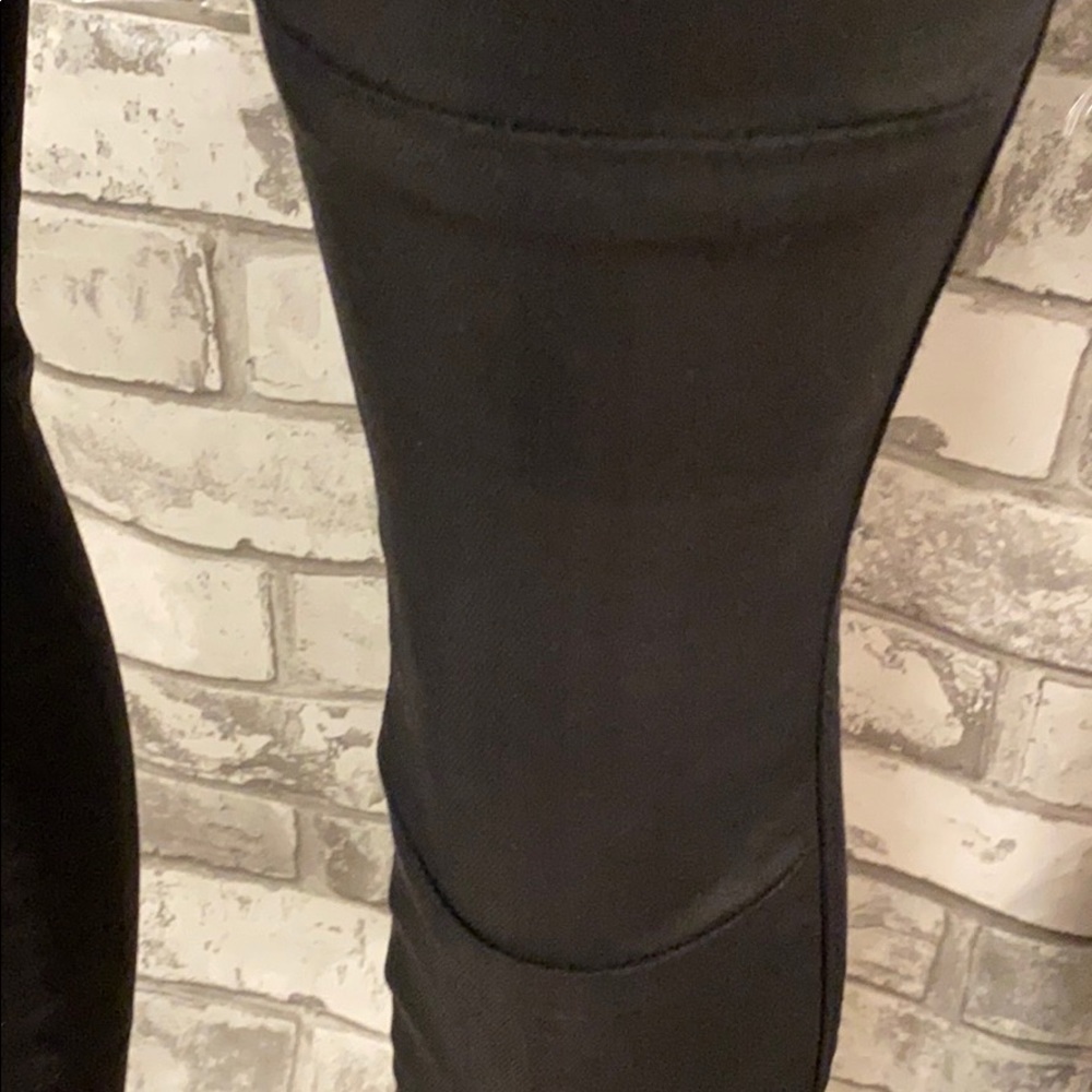 7 For All Mankind - Picture 5 of 7